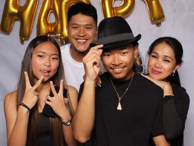 Photo Booth Perth group birthday 's 18th Birthday_thumb